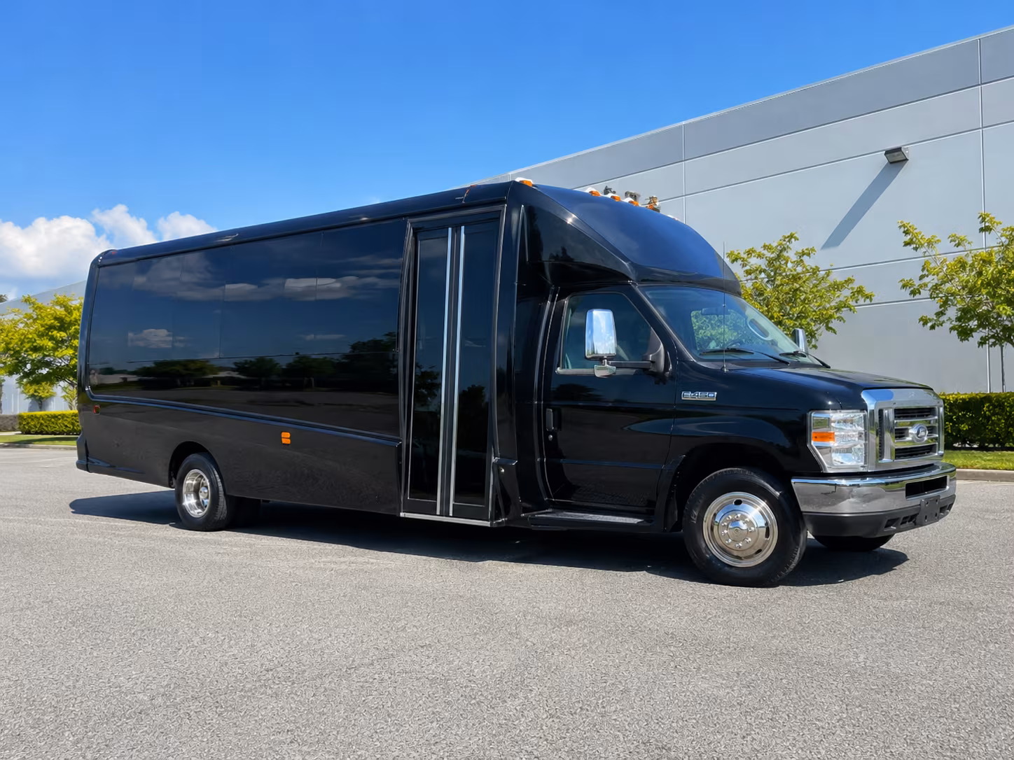 St. Petersburg Birthday, Sweet 16, & Quinceañera Transportation party bus exterior
