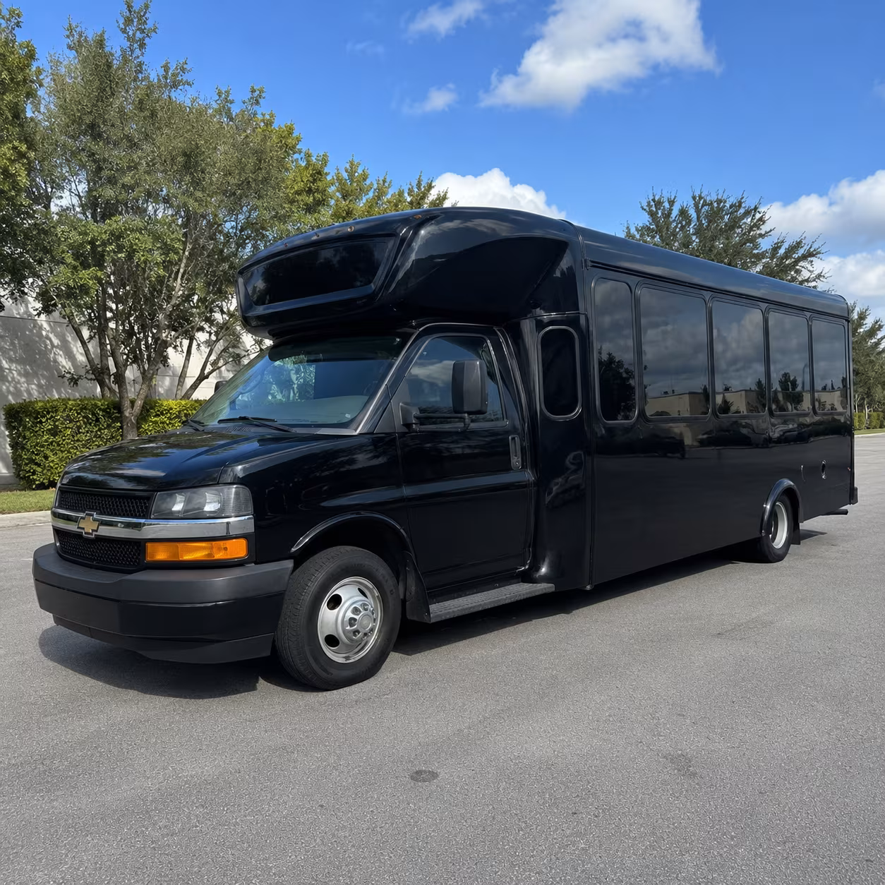 St. Petersburg Birthday, Sweet 16, & Quinceañera Transportation party bus exterior