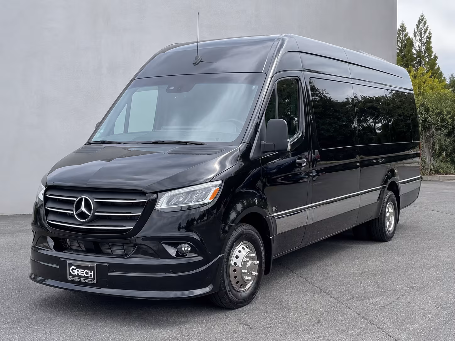St. Petersburg Corporate Transportation party bus exterior