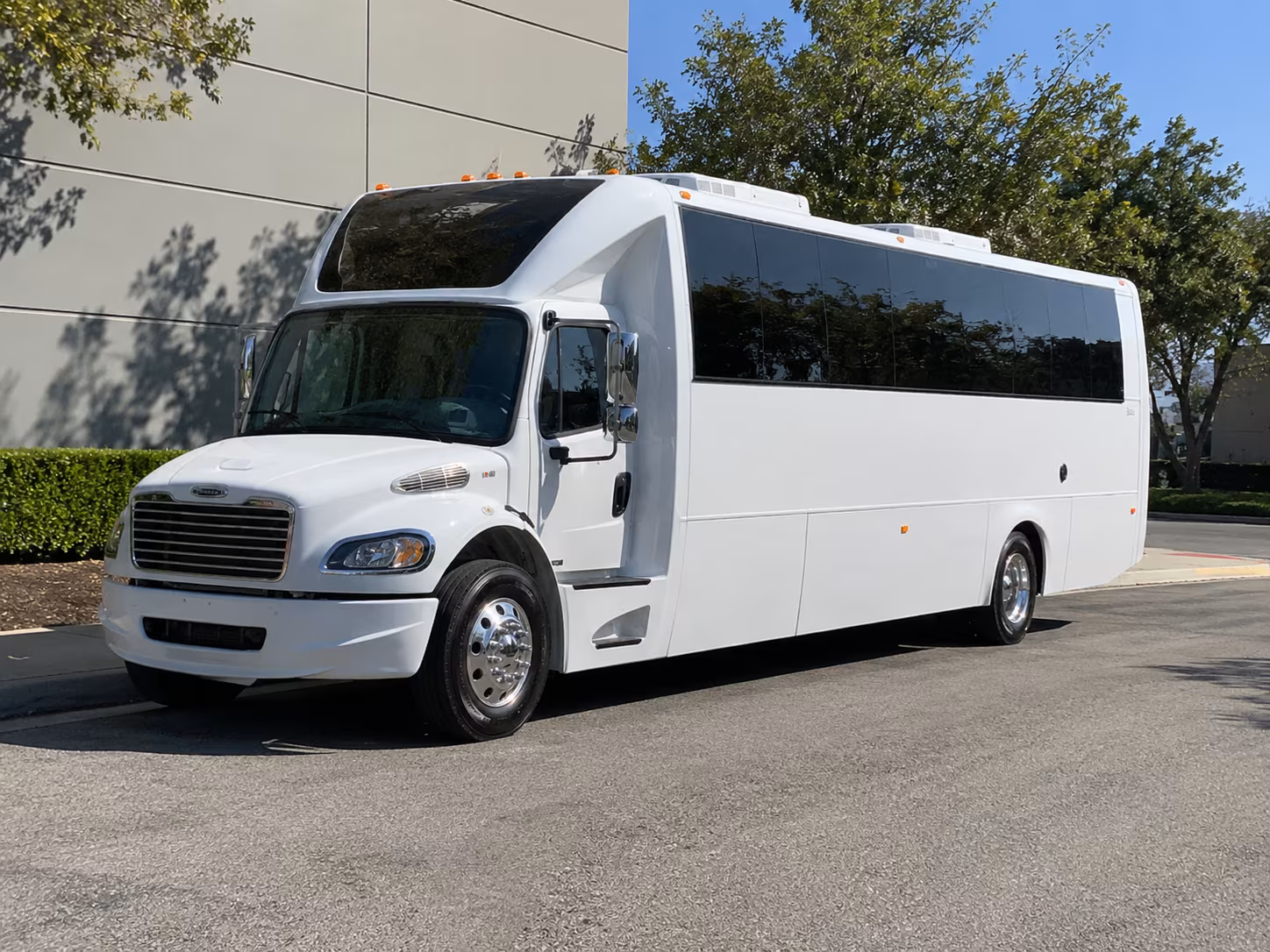 St. Petersburg Prom & Homecoming Transportation party bus exterior